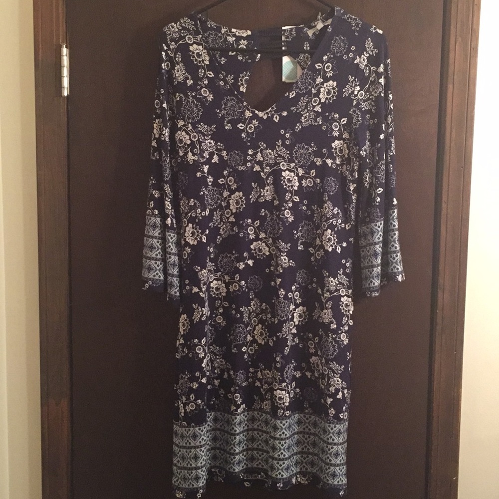 Beautiful 3/4 sleeve dress